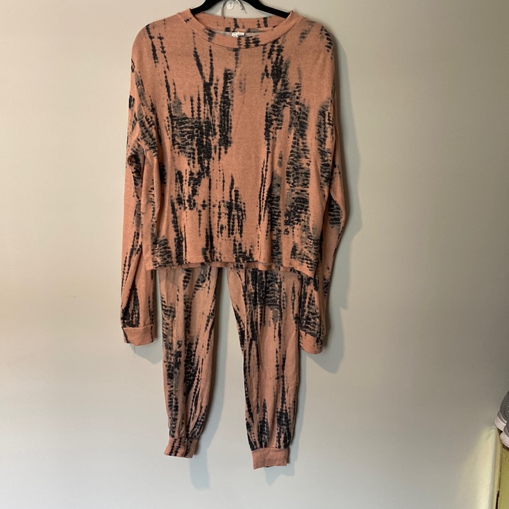 Fornia | Jogger Set Size Medium